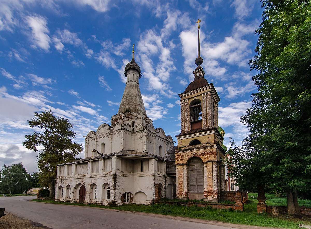 Церковь Петра Митрополита — точка маршрута «Город пятидесяти храмов и одного озера»
