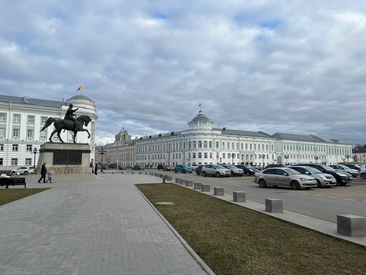 Площадь Святого Благоверного Князя Михаила Тверского — точка маршрута «Прогулка по Миллионной»