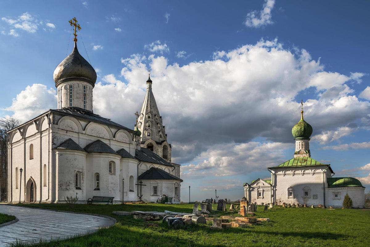 Троицкий Данилов мужской монастырь — точка маршрута «Город пятидесяти храмов и одного озера»
