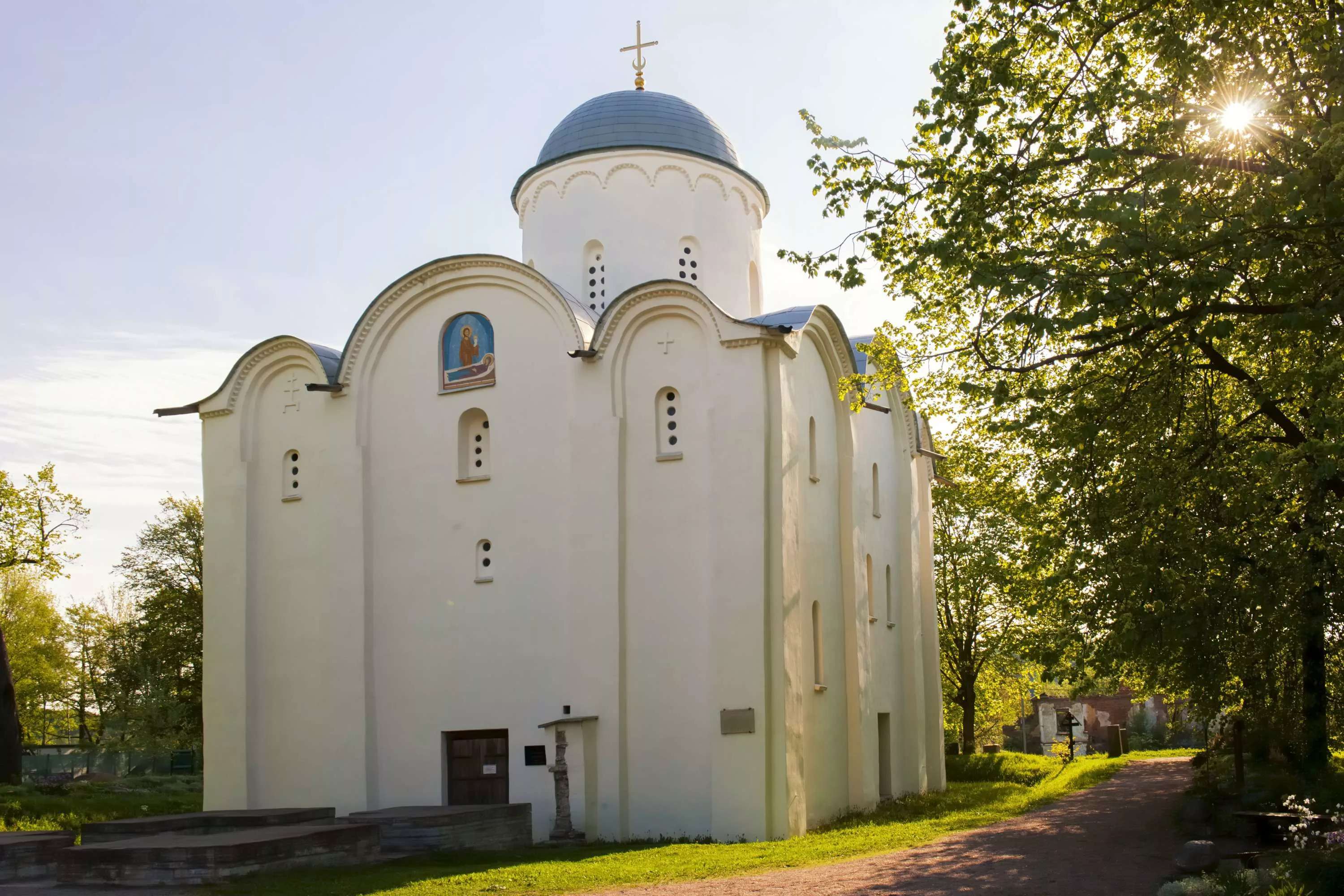 Церковь Успения Пресвятой Богородицы — точка маршрута «Старая Ладога: первая столица Руси»