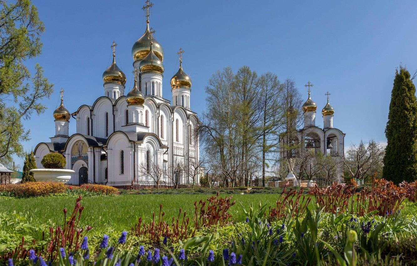 Никольский монастырь — точка маршрута «Город пятидесяти храмов и одного озера»